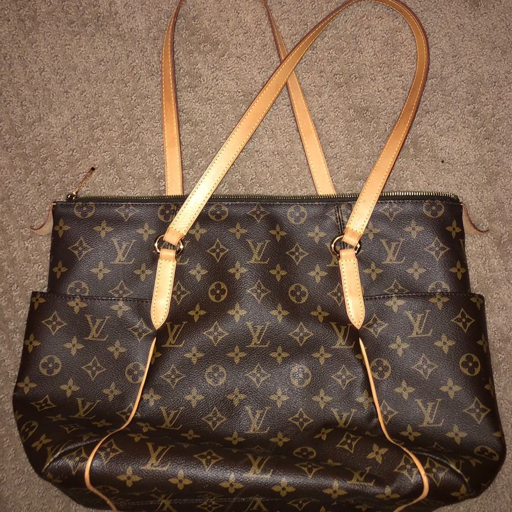 Louis Vuitton purse